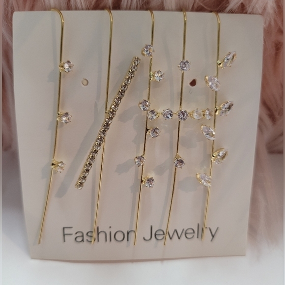 5 Cubic Zirconia Decor Earrings - Picture 2 of 4